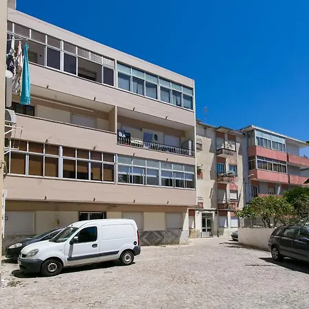 Isabel Dream Iv, 400m From The Train *