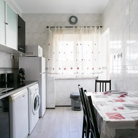 Isabel Dream Iv, 400m From The Train *