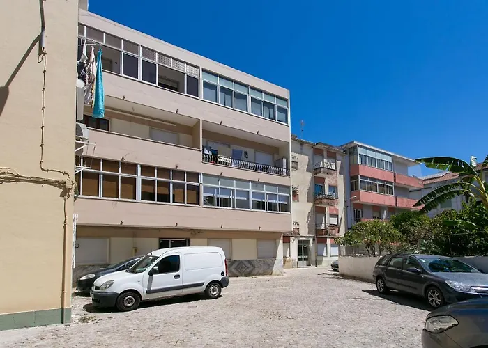 Isabel Dream Iv, 400m From The Train *