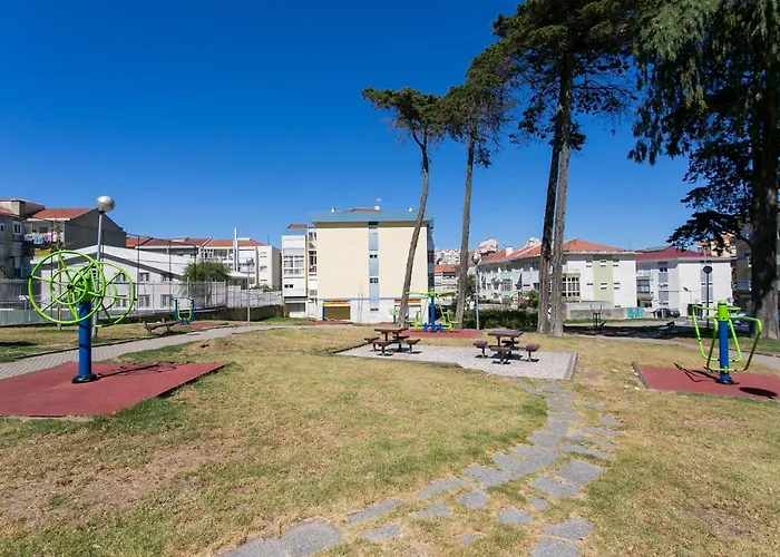 Isabel Dream Iv, 400m From The Train * Mem Martins